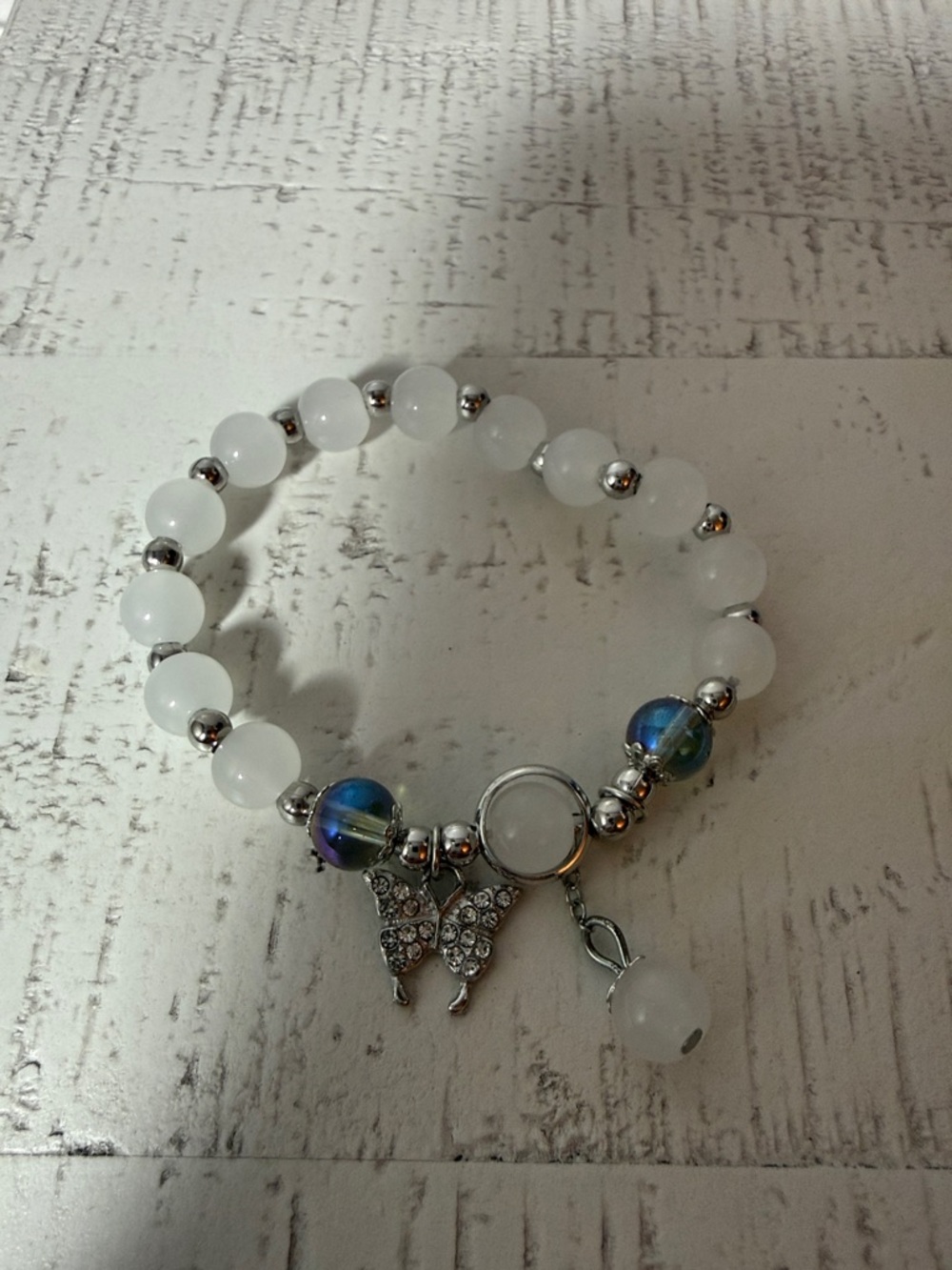 White Beaded Butterfly Charm Bracelet - Unbranded - Picture 1 of 1